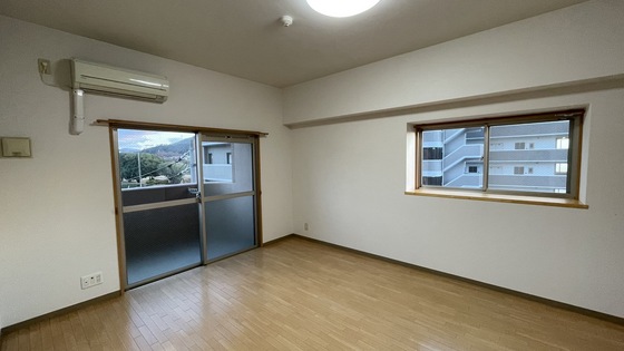 居室・リビング　※別部屋の写真です