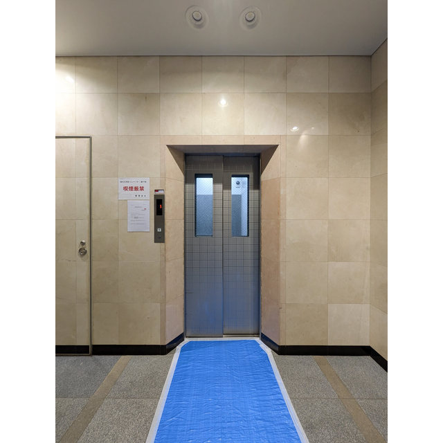 エントランス　建物の内部です