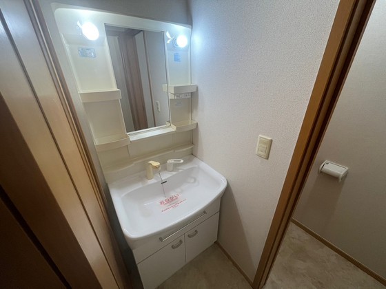 洗面設備　※別部屋の写真です