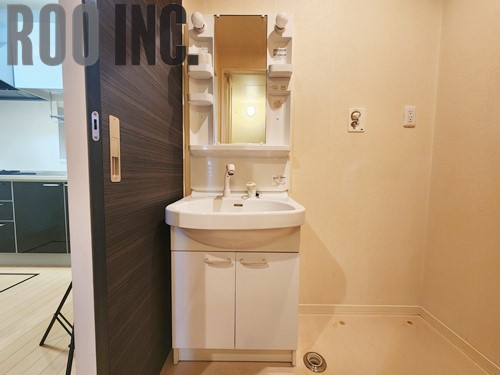 洗面設備　写真はリフォーム前