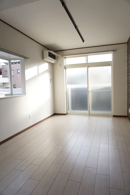 居室・リビング　南向きの洋室７．５帖