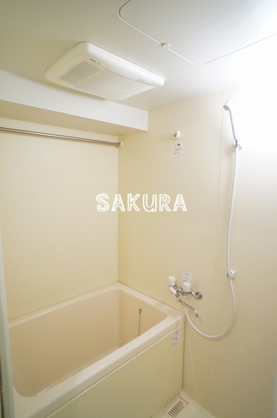 バス・シャワールーム　ご家族や長時間入浴に便利な追い炊き機能付きです♪