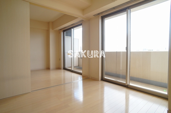 居室・リビング　使いやすい形の為、レイアウトを楽しめます♪