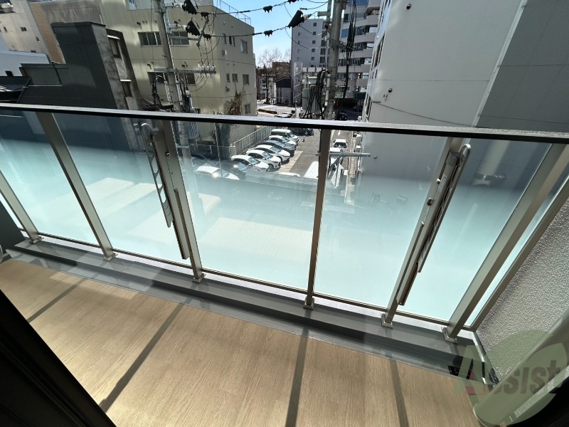 バルコニー　バルコニーには洗濯物を干すことが出来ます。