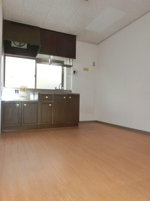 その他部屋・スペース　ダイニングテーブルを置いて、みんなで食事はいかがですか…