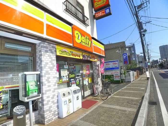 コンビニ　デイリーヤマザキ真間店（コンビニ）まで240m