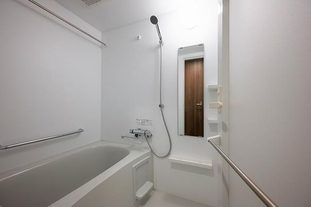 バス・シャワールーム　日々の疲れを癒すお風呂付です
