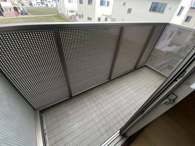 バルコニー　外観別角度