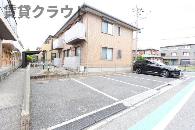 駐車場　駐車場に車を止められます