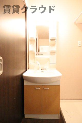 洗面設備　朝の準備に活躍する、洗髪洗面化粧台！