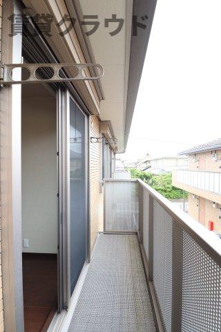 バルコニー　開放的で明るい空間を演出してくれるバルコニーです