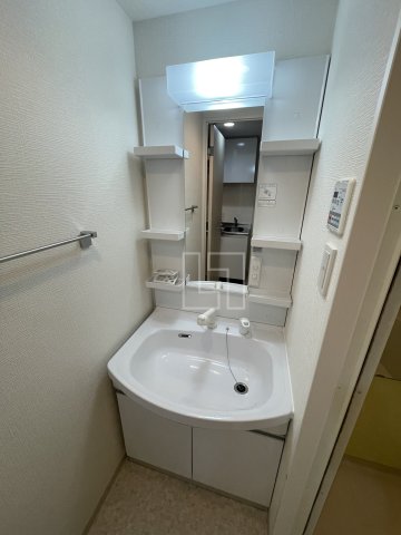 洗面設備　プレミアムコート谷町4丁目　独立洗面台