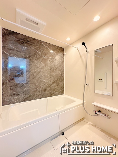 バス・シャワールーム　類似写真