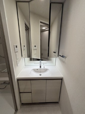 洗面設備　広い洗面スペース