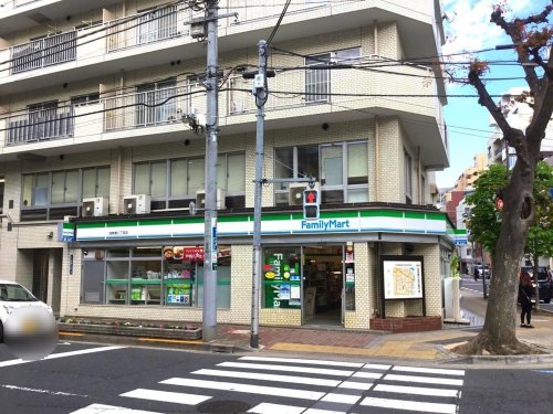 コンビニ　ファミリーマート 浅草橋二丁目店（コンビニ）まで78m