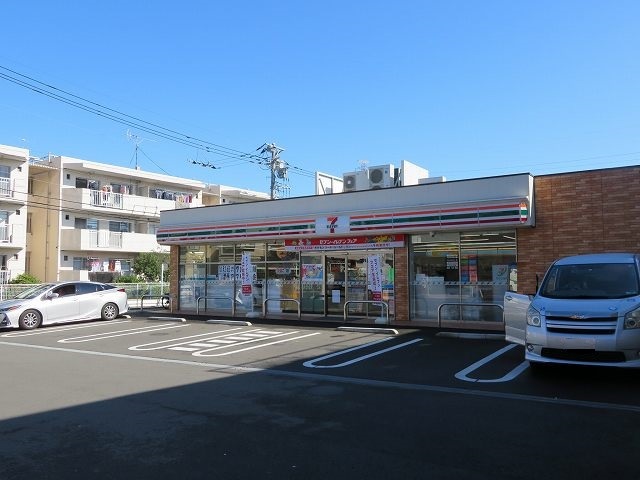 コンビニ　セブンイレブン（コンビニ）まで450m