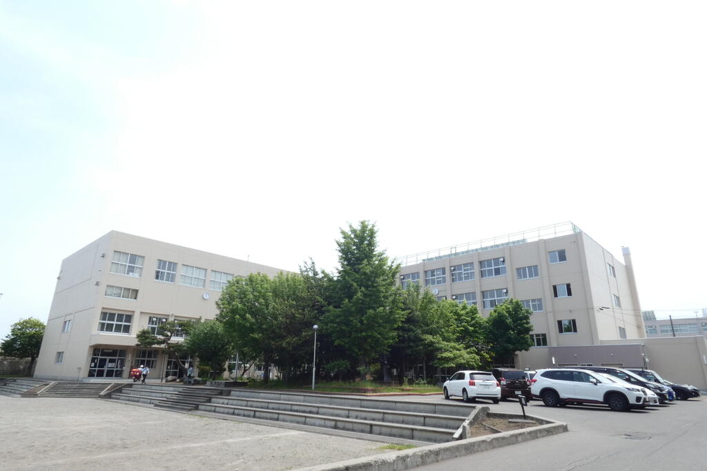 小学校　札幌市立幌南小学校（小学校）まで148m