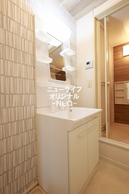 洗面設備　身支度にもシンク周りのお手入れにも役立つ洗髪洗面台☆