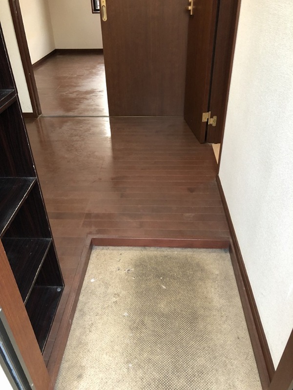 玄関　反転別部屋参考写真