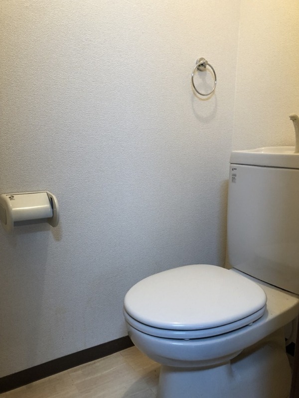 トイレ　反転別部屋参考写真