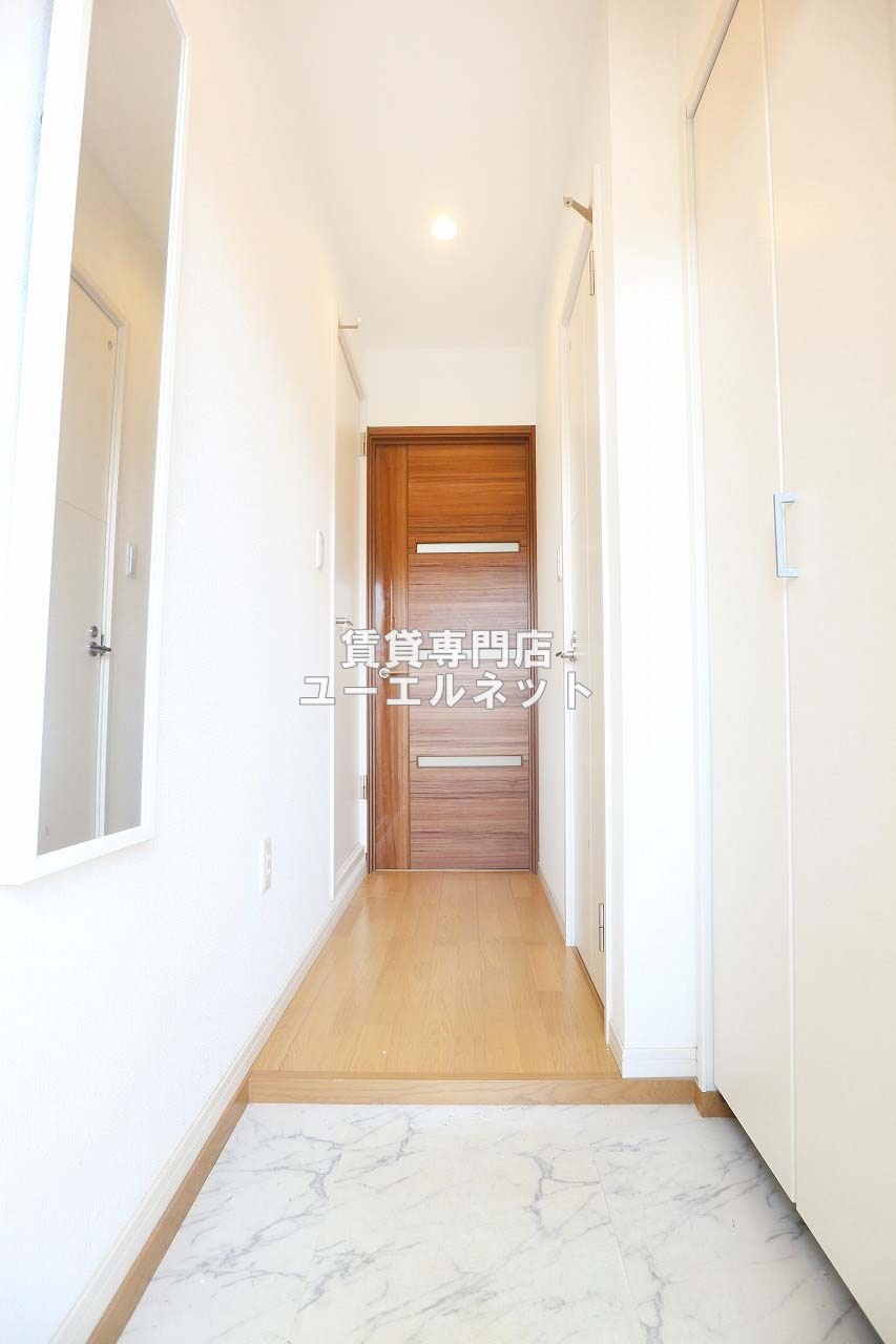 玄関　住まいの顔ともなる玄関