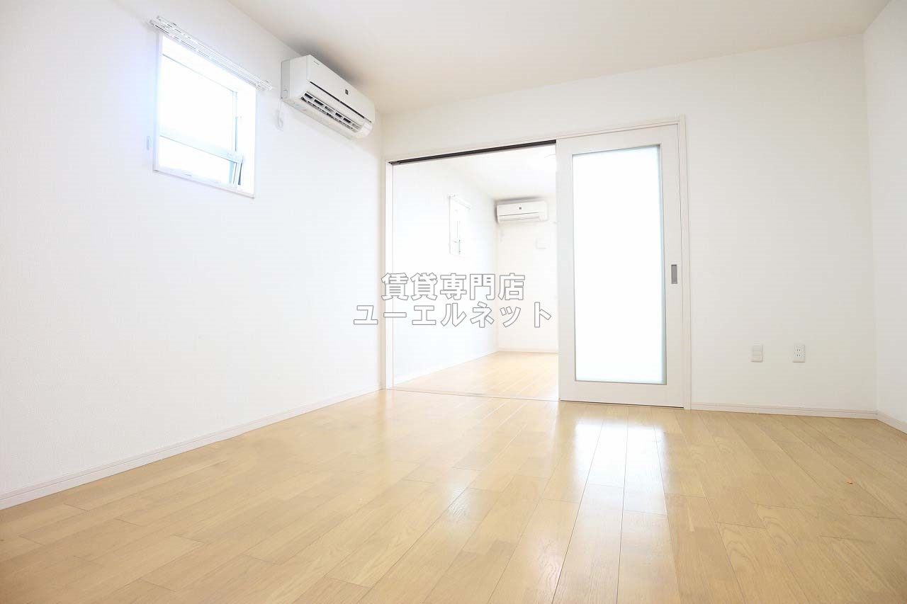 居室・リビング　ゆったりとくつろげる、落ち着きのある居室空間です