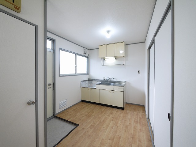 居室・リビング　ゆったりとしたキッチンスペース