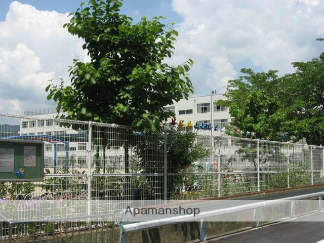 小学校　高槻市立北清水小学校（小学校）まで764m