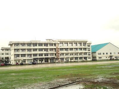 中学校　本丸中学校（中学校）まで500m