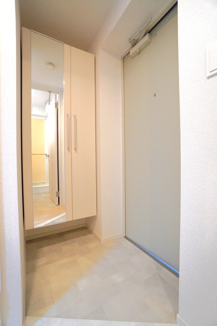 玄関　※写真は同タイプ住戸です。