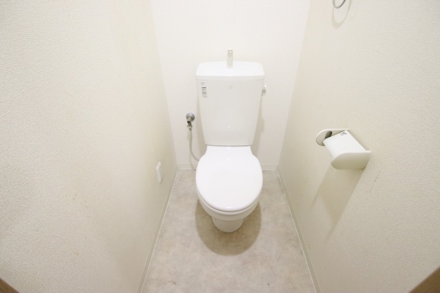 トイレ　※別室の参考写真の為、現況優先です。