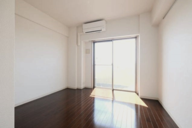 居室・リビング　同仕様　別部屋