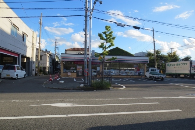 コンビニ　セブンイレブン豊中穂積１丁目店（コンビニ）まで325m