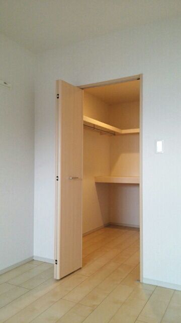 収納　ウォークインクローゼット