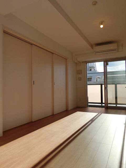 居室・リビング　引戸を閉めた状態のリビングダイニングです♪