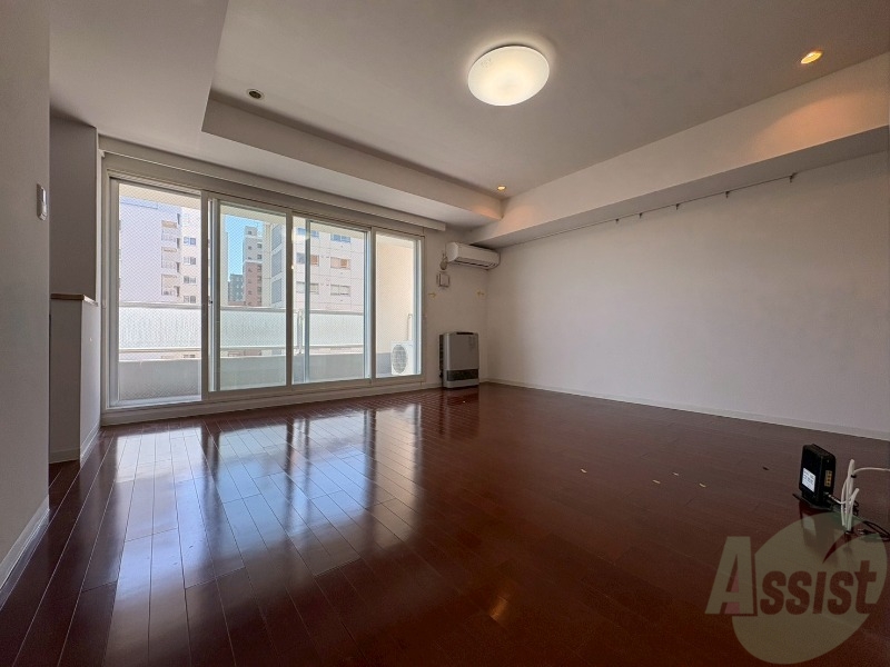 居室・リビング　広くてキレイなお部屋が広がっていて、充実した生活が送れそう。