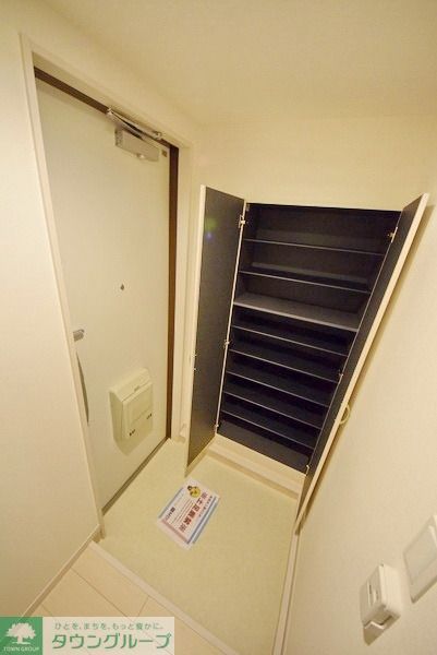 玄関　お問合せはタウンハウジングまで！※現地待合わせ相談可能