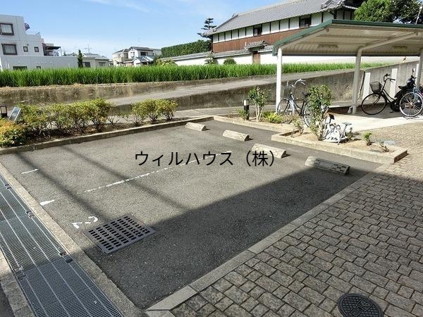 駐車場　敷地内駐車場！