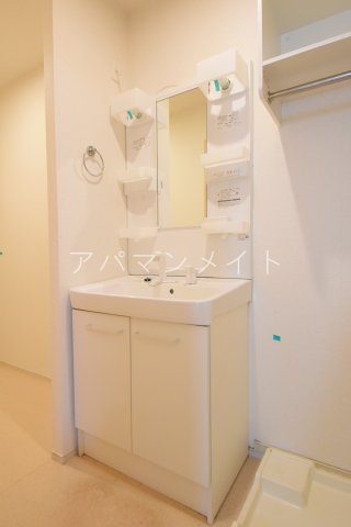 洗面設備　使いやすい洗面所です