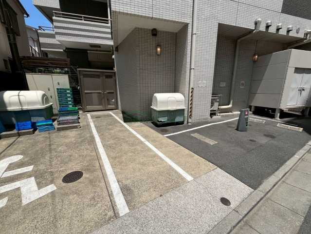 駐車場　コンフォリア市谷柳町