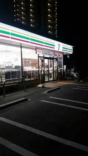コンビニ　セブン‐イレブン 大阪三国本町３丁目店（コンビニ）まで159m
