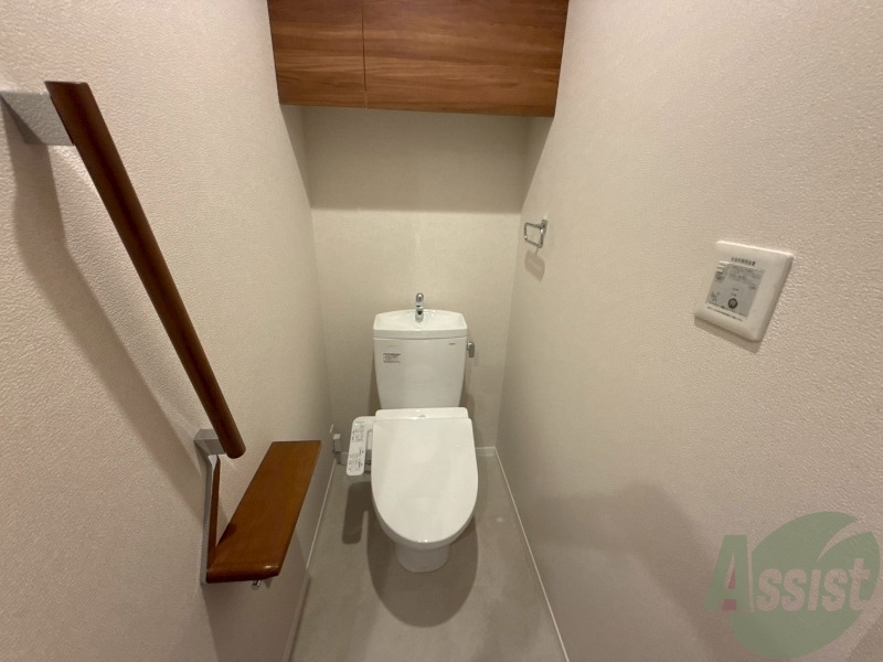 トイレ　トイレはウォシュレット付きです。シャワートイレは嬉しいですね