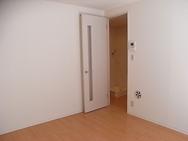 その他部屋・スペース　清潔感のあるフローリングのお部屋です