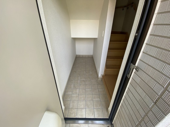 玄関　※別部屋の写真です
