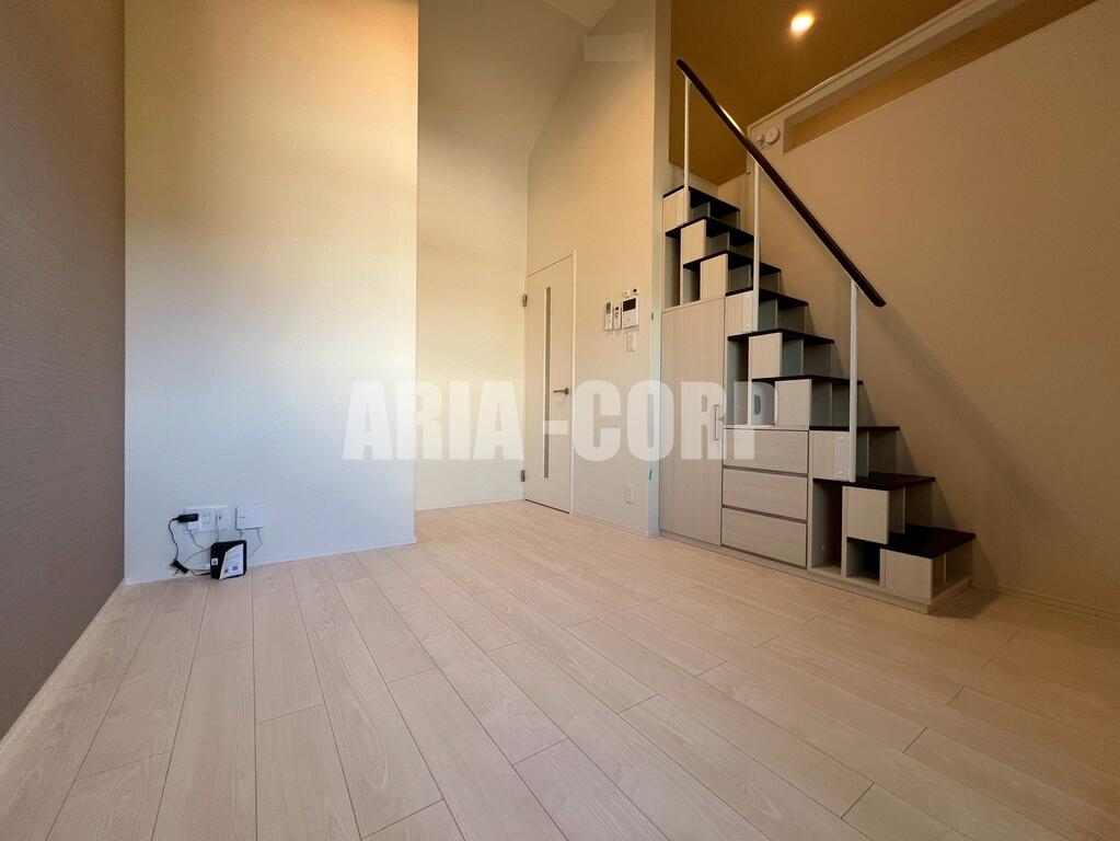 居室・リビング　白を基調とした統一感あるお部屋です！