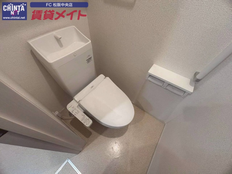トイレ　同型参考写真