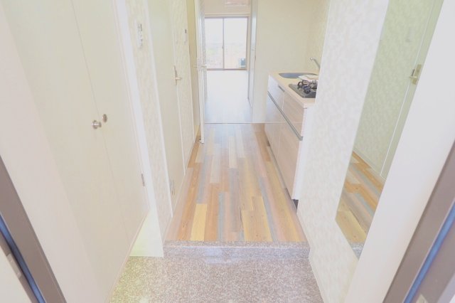 玄関　※同じ間取りの別部屋のお写真です※