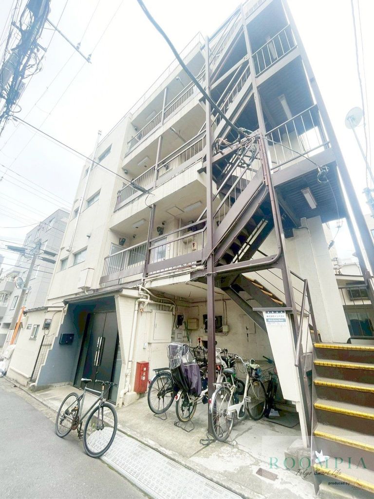 建物外観　駐車場
