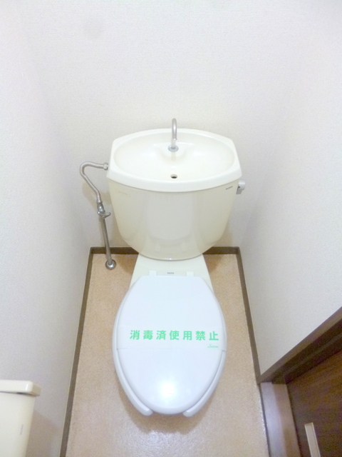 トイレ　★※反転タイプの写真です★