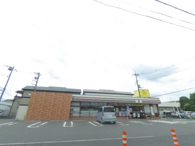 コンビニ　セブンイレブン 北本二ツ家4丁目店（コンビニ）まで695m